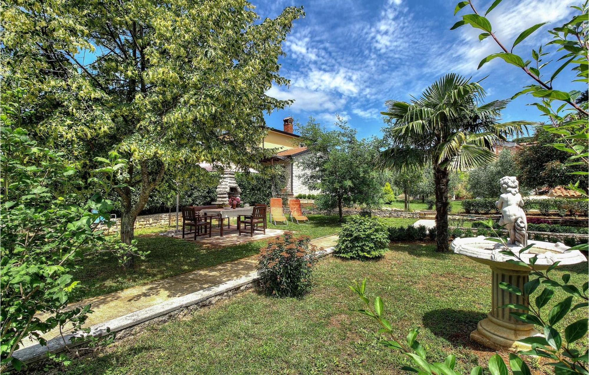 Amazing Apartment In Porec With Wifi Экстерьер фото