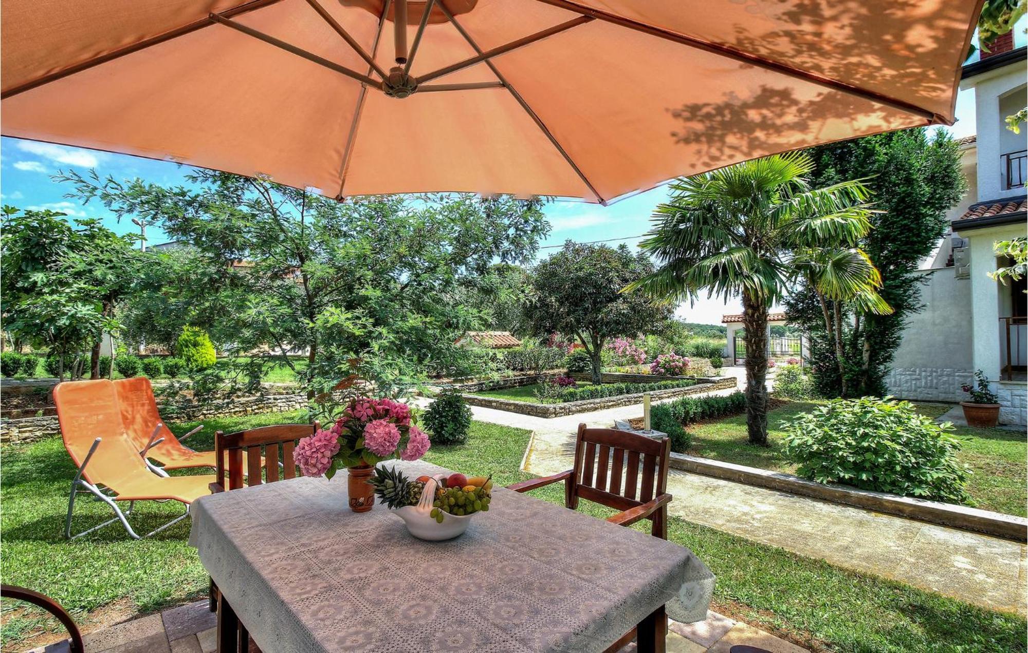 Amazing Apartment In Porec With Wifi Экстерьер фото